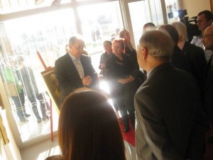 1461401_10151845239751859_622339328_n-001